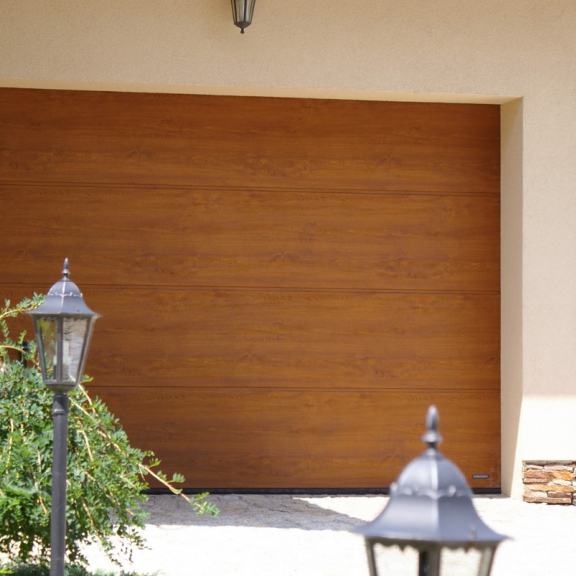 Unipro sekcijska vrata